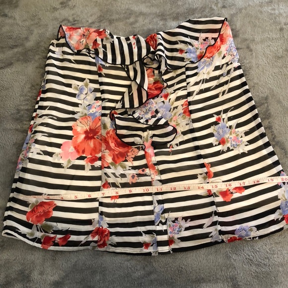 Ruffle flower and stripe camisole - Picture 3 of 4